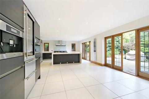 6 bedroom detached house to rent, Princes Drive, Leatherhead KT22