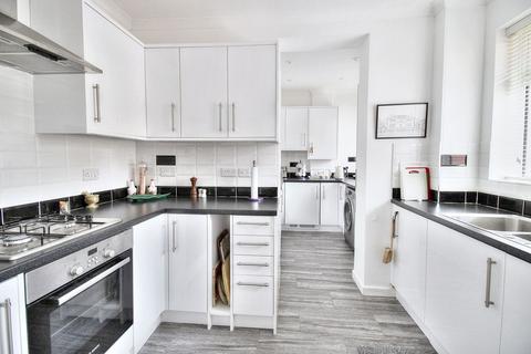 3 bedroom apartment for sale, Collington Close, Eastbourne, BN20