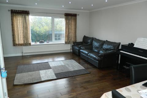 3 bedroom detached house to rent, Stomp Road, Burnham SL1