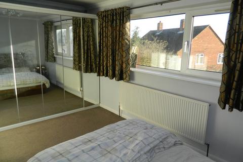 3 bedroom detached house to rent, Stomp Road, Burnham SL1
