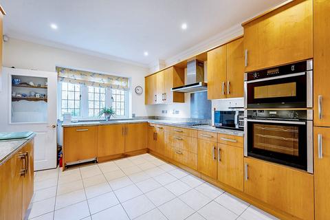 2 bedroom apartment for sale, Staveley Road, Eastbourne, BN20