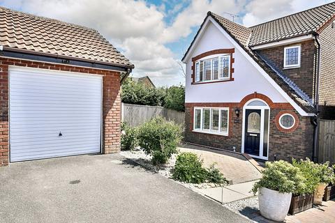 3 bedroom detached house for sale, Cuckmere Drive, Stone Cross, BN24