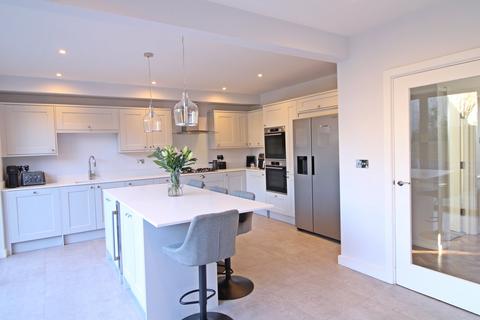 5 bedroom semi-detached house for sale, Wood Lodge Lane, West Wickham, BR4