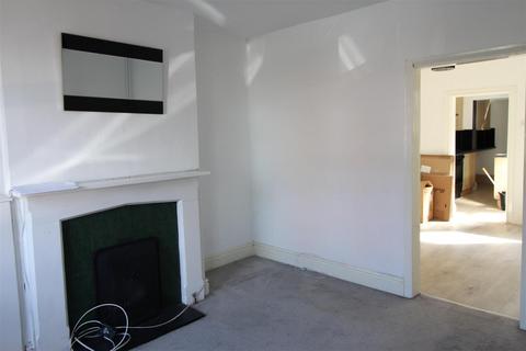 2 bedroom semi-detached house to rent, Quest Hills Road, Malvern