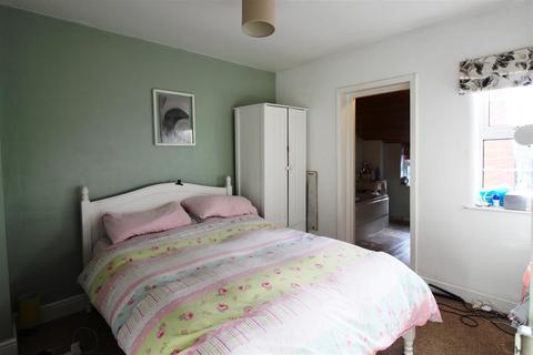 2 bedroom semi-detached house to rent, Quest Hills Road, Malvern