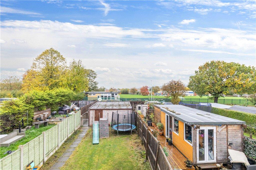 Rear Garden/Garages
