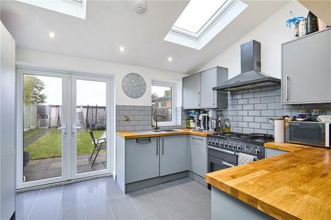 3 bedroom terraced house for sale, Westfield Avenue, Yeadon, Leeds, West Yorkshire, LS19