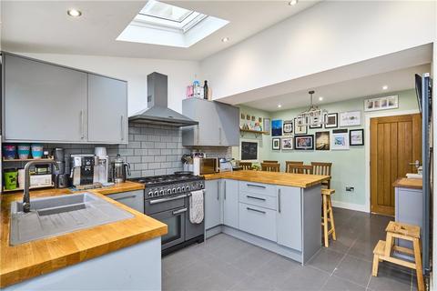 3 bedroom terraced house for sale, Westfield Avenue, Yeadon, Leeds, West Yorkshire, LS19