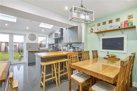 3 bedroom terraced house for sale, Westfield Avenue, Yeadon, Leeds, West Yorkshire, LS19
