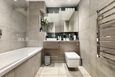 1 bedroom flat for sale, Flat 1 Hamlet Court, High Street, Hornsey, London, N8 7FJ