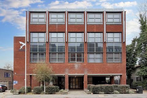 1 bedroom flat for sale, Flat 18 Scimitar House, 23 Eastern Road, Romford, Essex, RM1 3FA