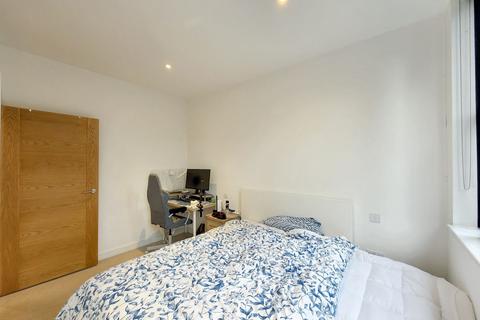 1 bedroom flat for sale, Flat 18 Scimitar House, 23 Eastern Road, Romford, Essex, RM1 3FA