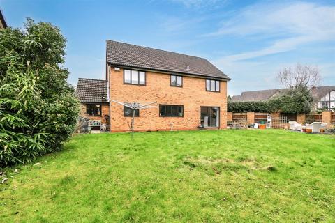 4 bedroom detached house for sale, Strachey Avenue, Leamington Spa