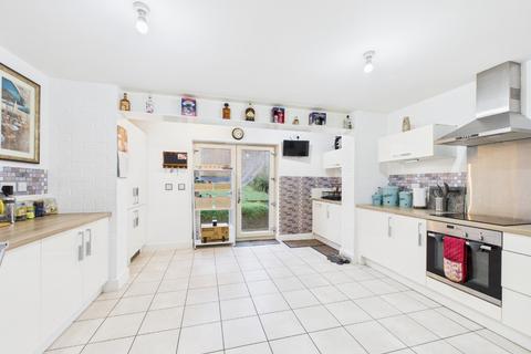 3 bedroom townhouse for sale, Boothferry Park Halt, Hull, HU4 6AY