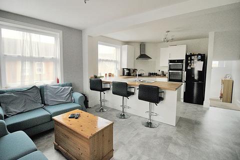 2 bedroom flat for sale, Church Street, Old Town, BN21