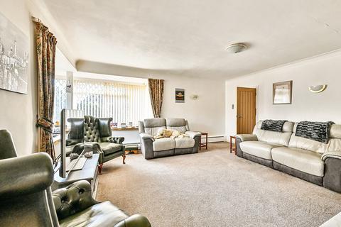 3 bedroom detached house for sale, Upper Kings Drive, Eastbourne, BN20