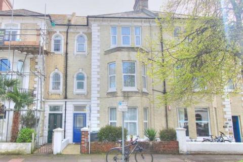 1 bedroom in a house share to rent, Lushington Road, Eastbourne, BN21