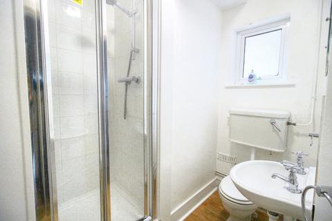 1 bedroom in a house share to rent, Lushington Road, Eastbourne, BN21