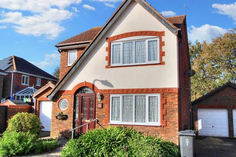 3 bedroom detached house to rent, Tamar Close, Stone Cross, BN24
