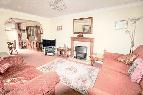 3 bedroom detached house to rent, Tamar Close, Stone Cross, BN24