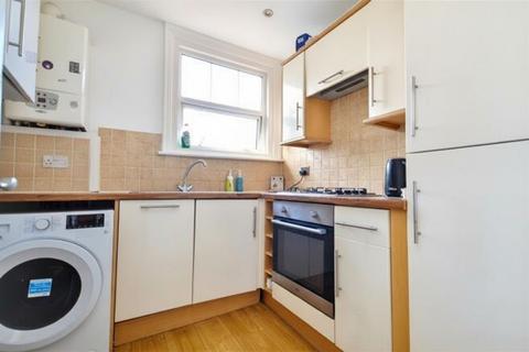 2 bedroom flat to rent, Old Orchard Road, Eastbourne, BN21