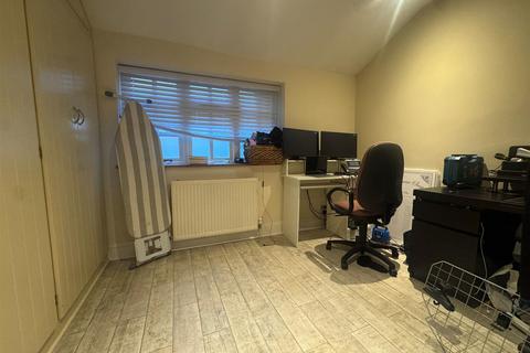 undefined, Elvetham Road, Fleet GU51
