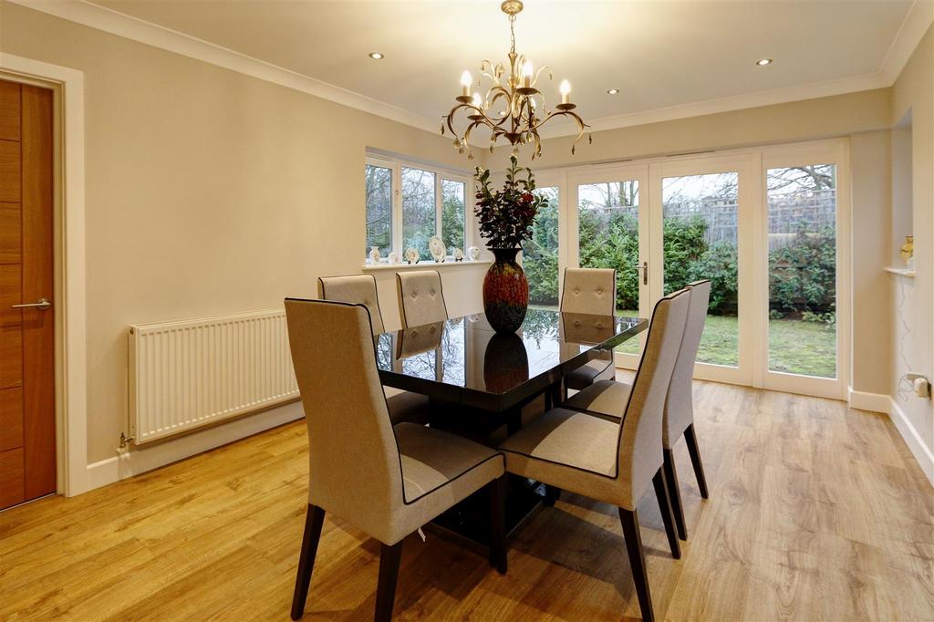 Open Plan Kitchen/Breakfast Room/Dining Room: