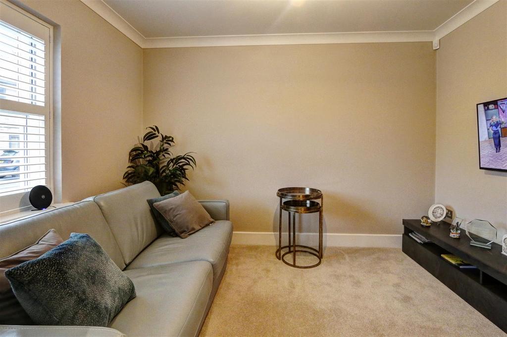 Study/Play Room: