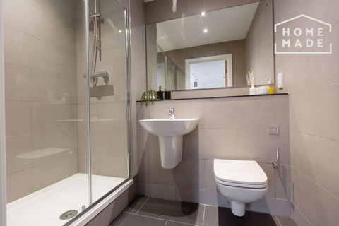 3 bedroom flat to rent, Vox, Trentham Street, M15