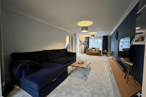 4 bedroom detached house for sale, Blakeney Drive, Luton, Bedfordshire, LU2 7LB