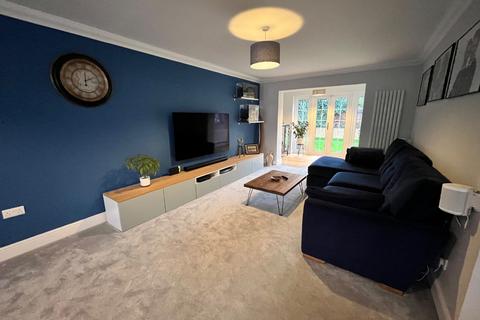 4 bedroom detached house for sale, Blakeney Drive, Luton, Bedfordshire, LU2 7LB