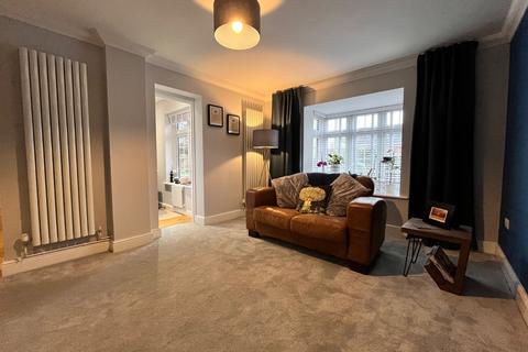 4 bedroom detached house for sale, Blakeney Drive, Luton, Bedfordshire, LU2 7LB