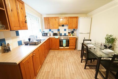 3 bedroom property to rent, Wollaton Road, Nottingham, Nottinghamshire, NG8