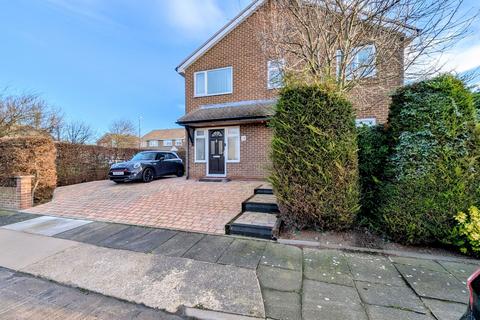 4 bedroom semi-detached house for sale, Fennel Grove, South Shields, NE34