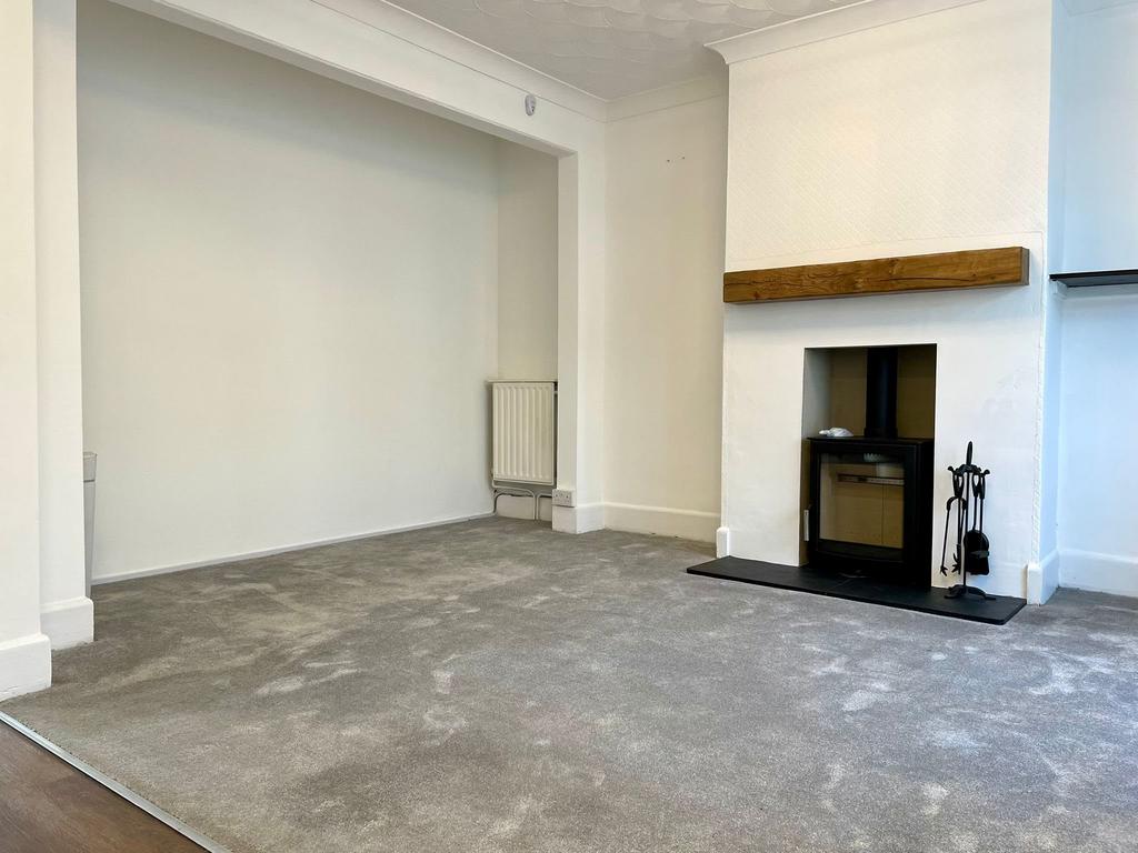L - Sitting Room