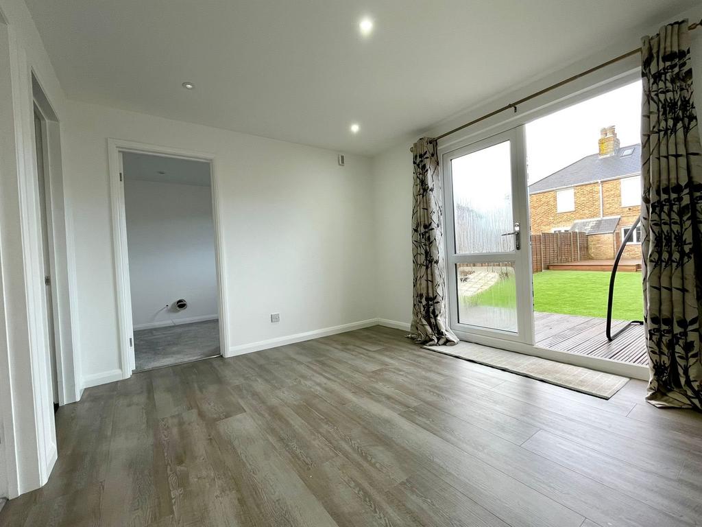 L- Garden Room