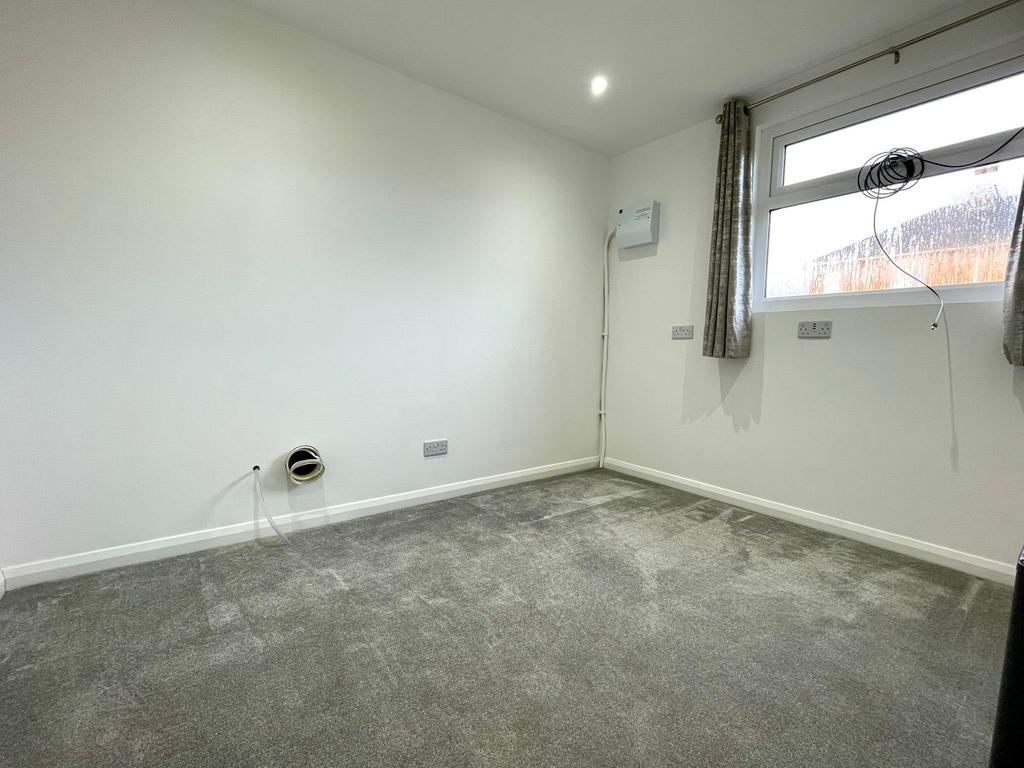L-Garden Room 2