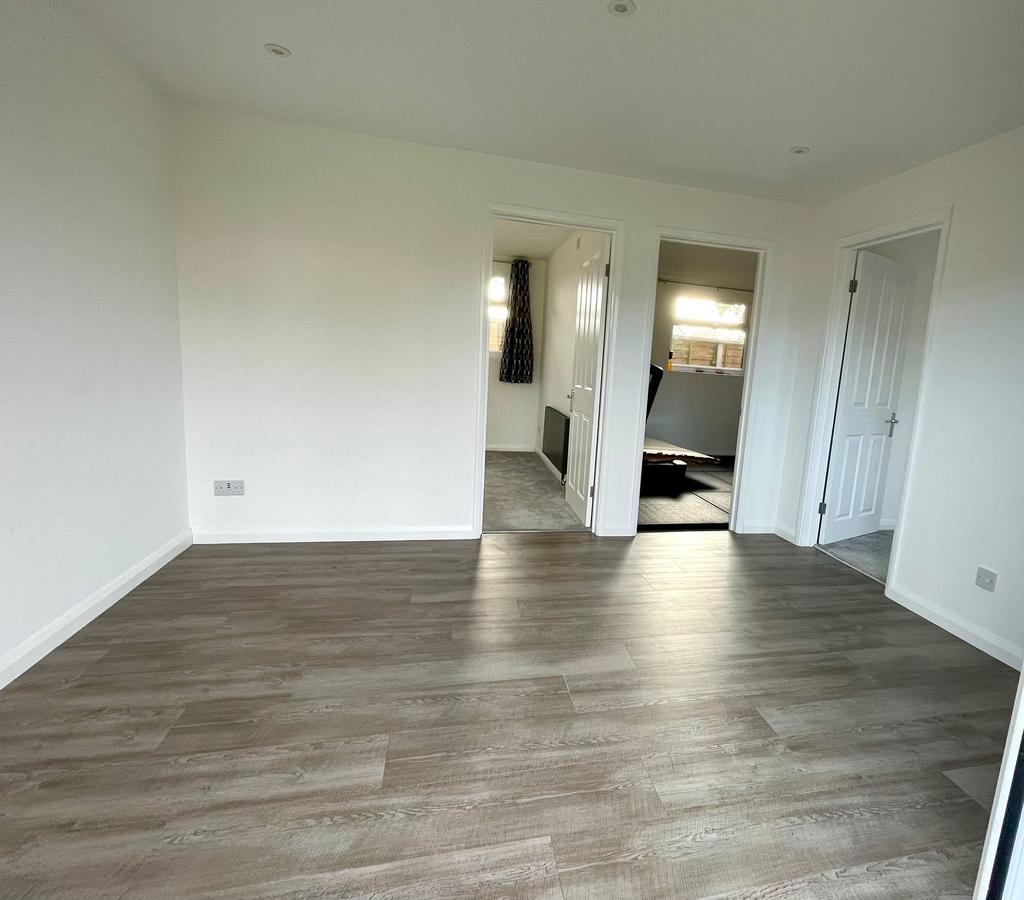 L- Garden Room 4