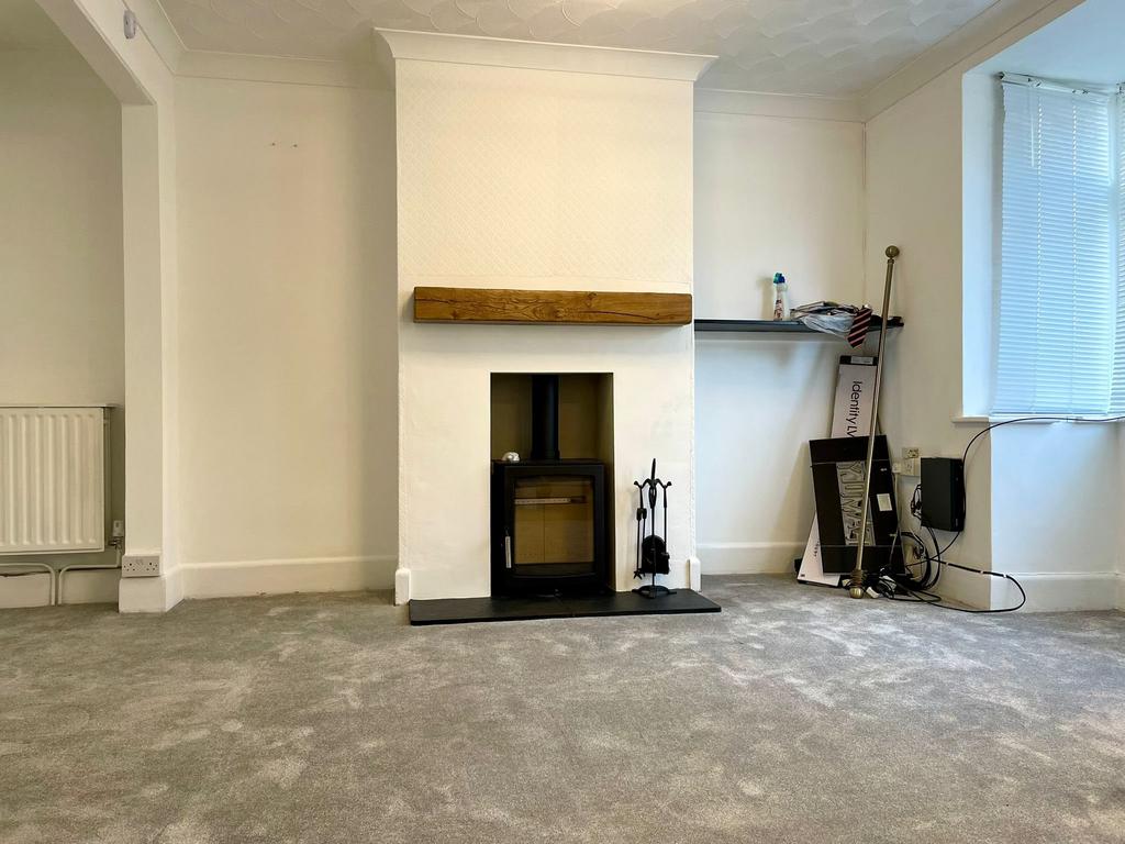 L - Sitting Room 1
