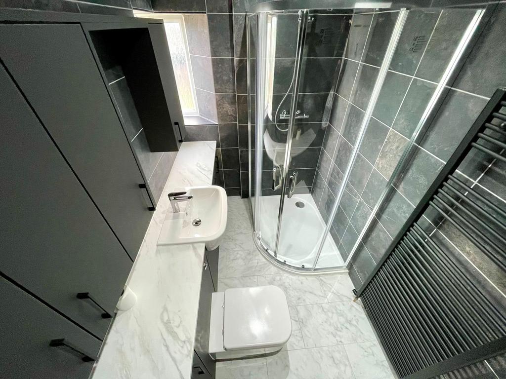 L - Shower room
