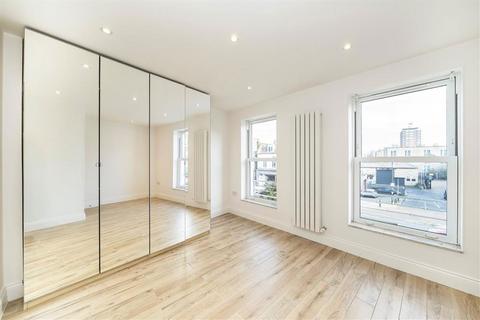 2 bedroom flat to rent, Lewisham Way, London SE14