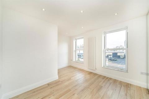 2 bedroom flat to rent, Lewisham Way, London SE14