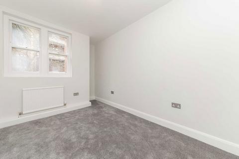 3 bedroom flat to rent, Tonbridge Street, London WC1H