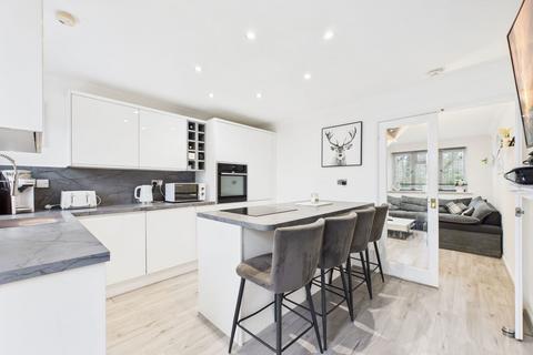 2 bedroom terraced house for sale, Ridgehurst Drive, Horsham RH12