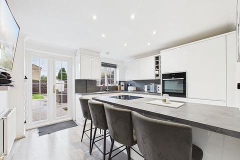 2 bedroom terraced house for sale, Ridgehurst Drive, Horsham RH12