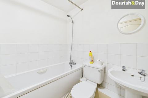 1 bedroom ground floor flat for sale, Kamienna Close, Stafford ST17