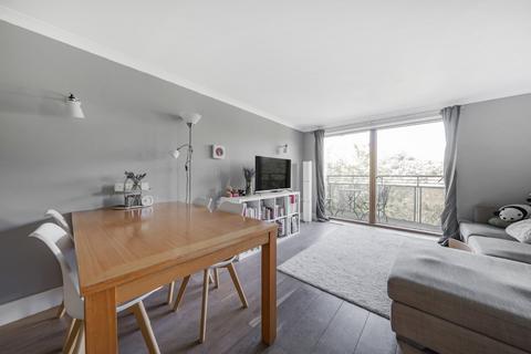 2 bedroom flat for sale, Chiswick High Road, Chiswick, London, W4