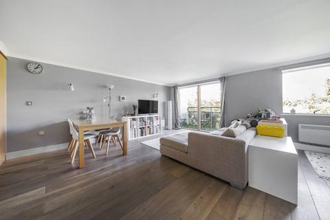 2 bedroom flat for sale, Chiswick High Road, Chiswick, London, W4