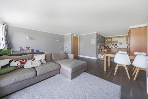 2 bedroom flat for sale, Chiswick High Road, Chiswick, London, W4