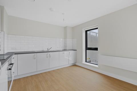 2 bedroom apartment to rent, Weavers Yard, Newbury Newbury RG14